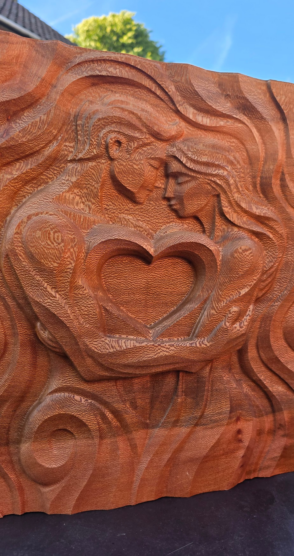Romantic Wooden Embrace Carving – Custom Couple's Sculpture