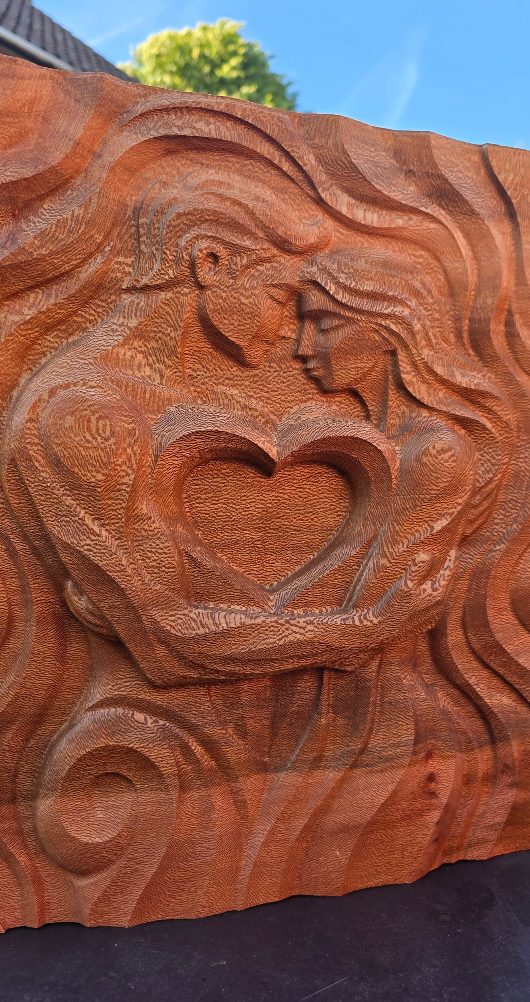 Romantic Wooden Embrace Carving – Custom Couple's Sculpture